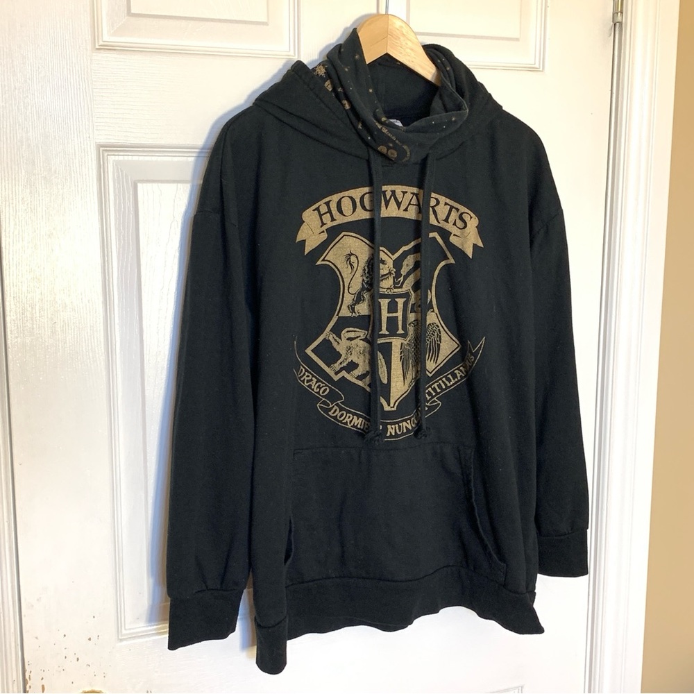 ⚡️3 for 25⚡️ Harry Potter Hogwarts Black Pullover Hoodie Size 1XL